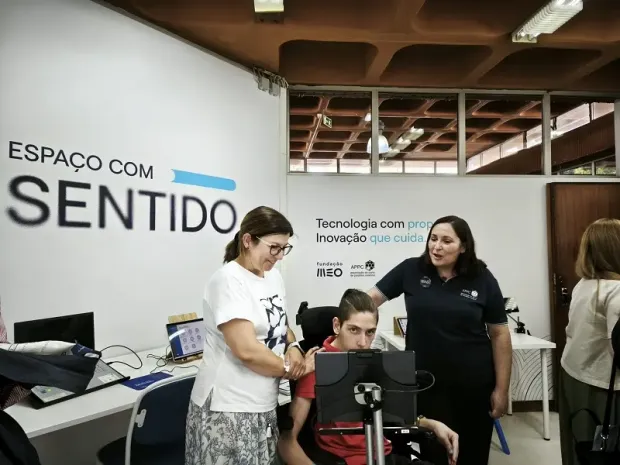 Demonstração de tecnologia de apoio