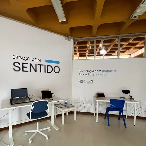 Vista geral do interior do Espaço com Sentido